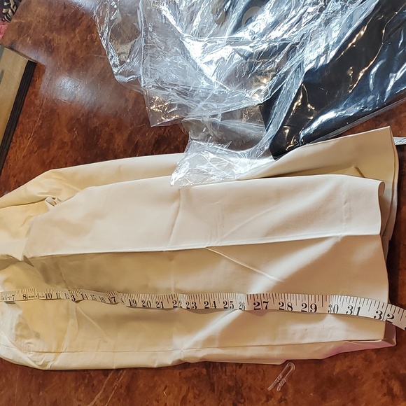 Cream Capris for Effortless Style - Picture 5 of 9